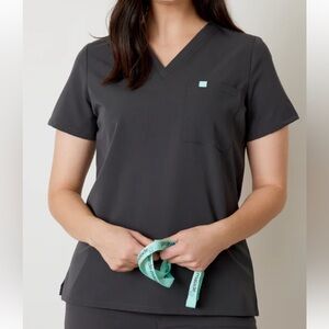 Garde Malade scrub top